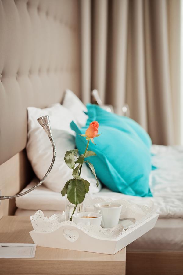 Hotel Versailles Lutsʼk Dış mekan fotoğraf
