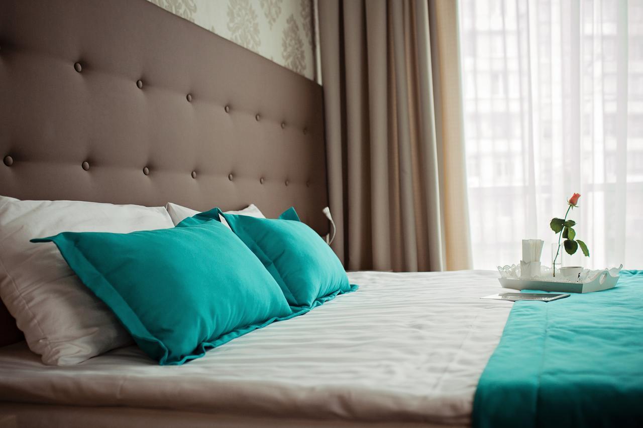 Hotel Versailles Lutsʼk Dış mekan fotoğraf