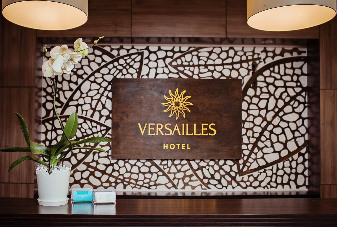 Hotel Versailles Lutsʼk Dış mekan fotoğraf